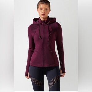 Lorna Jane Grape Cool Down Excel Jacket Size M Lightly Used Excellent Condition